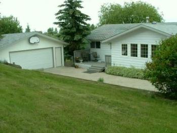 DeWinton Specia! 10.95 Acres with house, 6 minutes South of Calgary